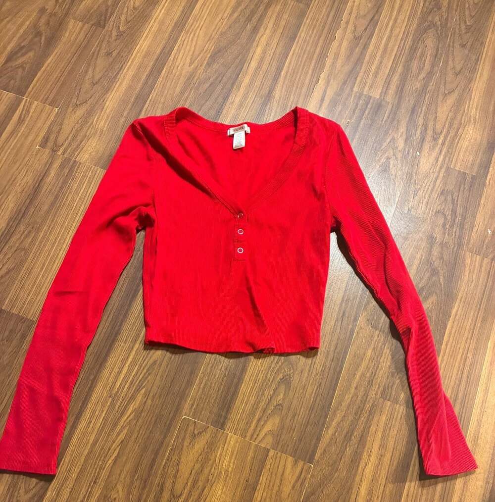 Bozzolo Women's Red Ribbed Long Sleeve Snap Button Cropped Cardigan
